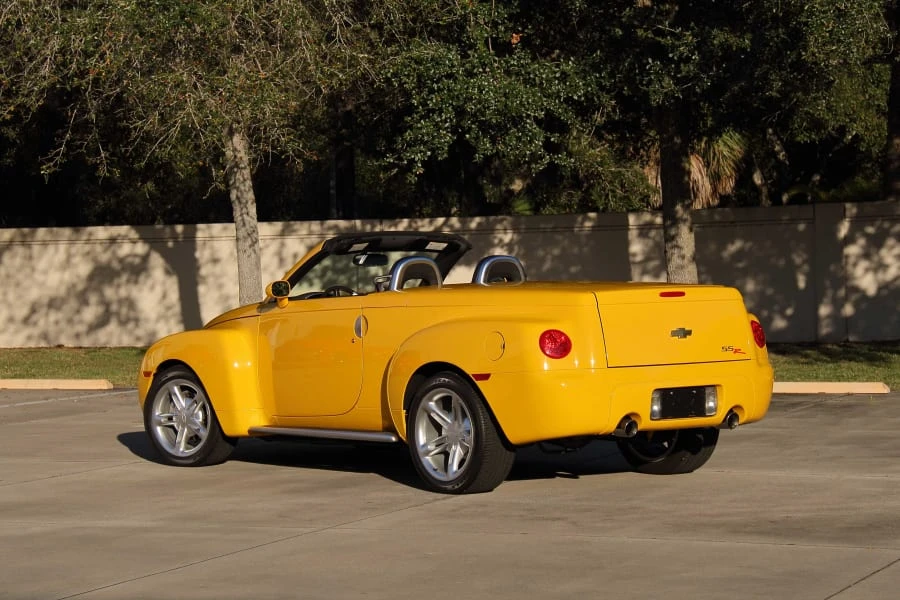 2004 Chevrolet SSR - Image 9 of 29