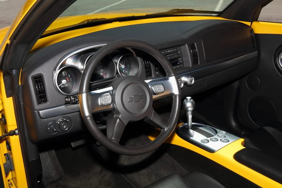 2004 Chevrolet SSR - Image 13 of 25