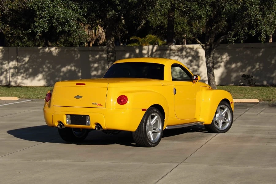 2004 Chevrolet SSR - Image 3 of 29