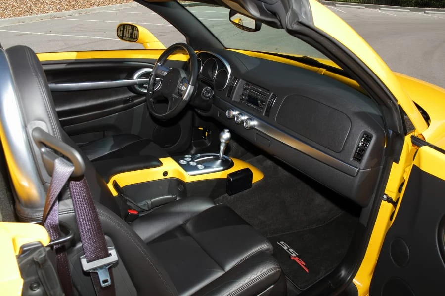 2004 Chevrolet SSR - Image 12 of 25
