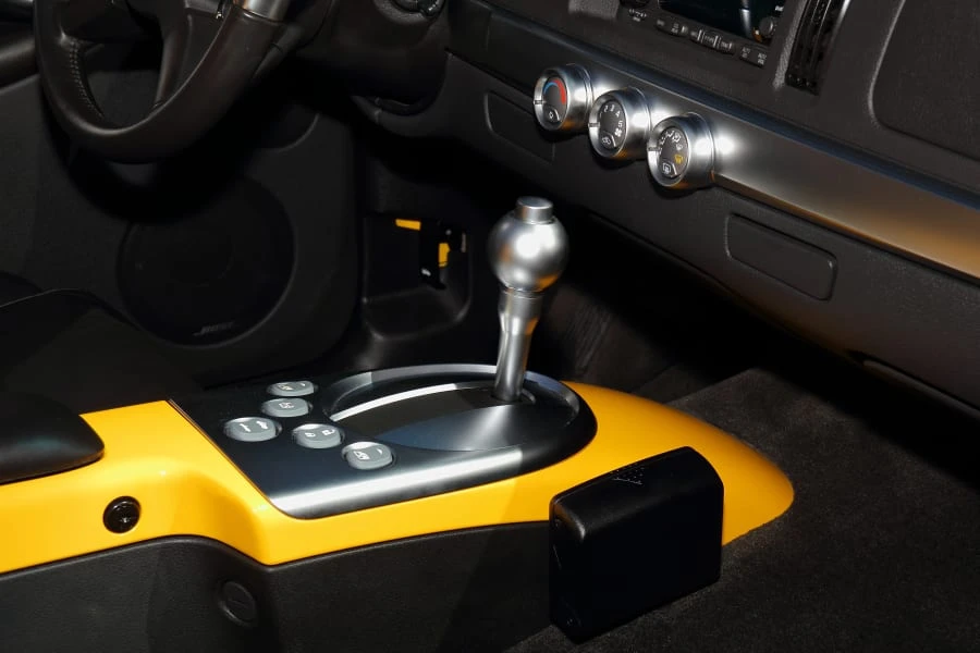 2004 Chevrolet SSR - Image 19 of 25