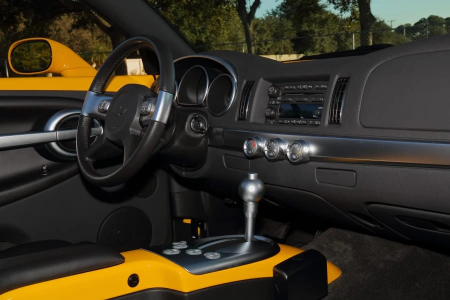2004 Chevrolet SSR - Image 17 of 29