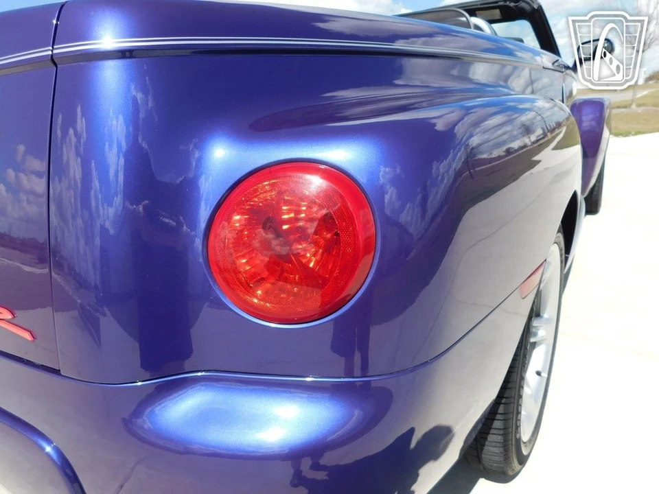 2004 Chevrolet SSR - Image 15 of 21