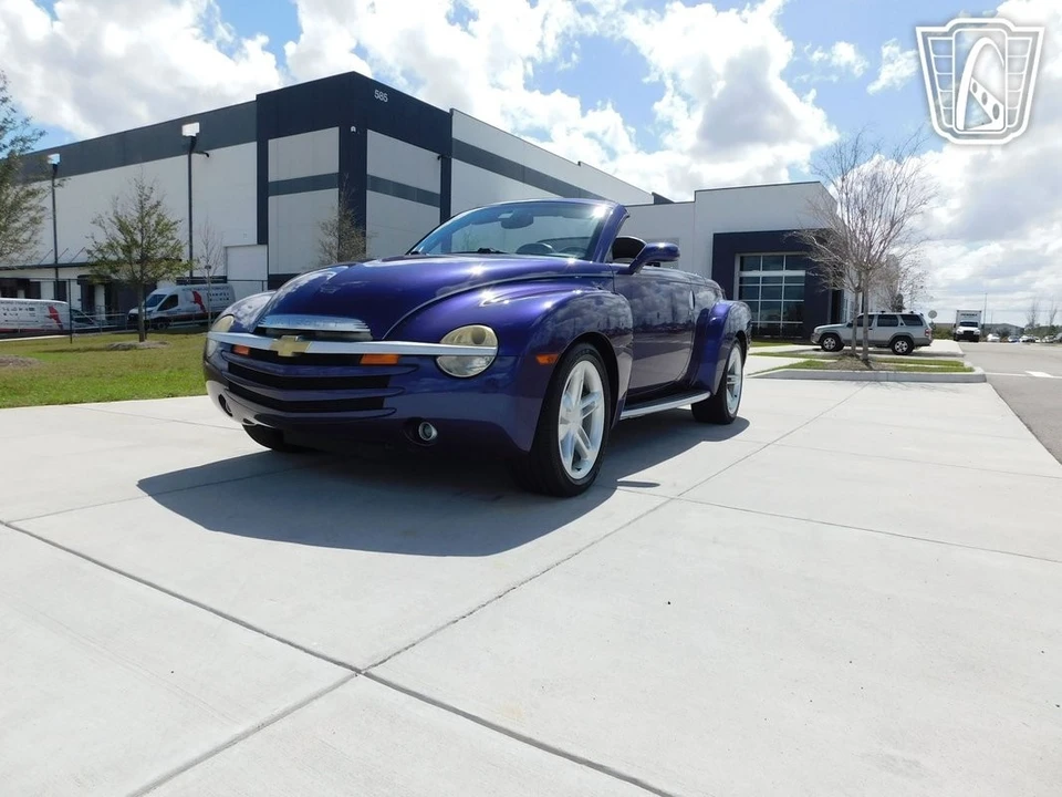 2004 Chevrolet SSR - Image 8 of 21