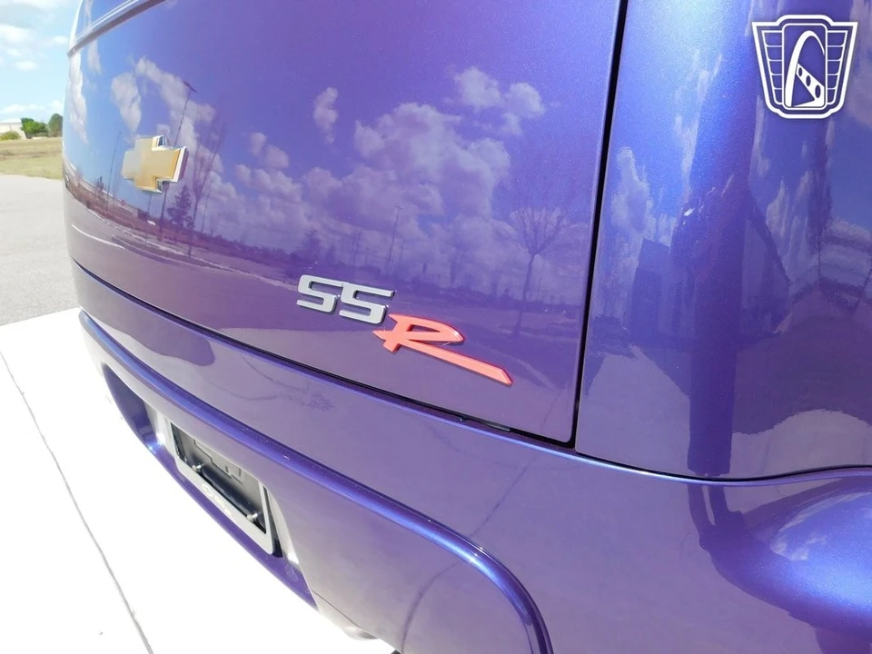 2004 Chevrolet SSR - Image 20 of 21