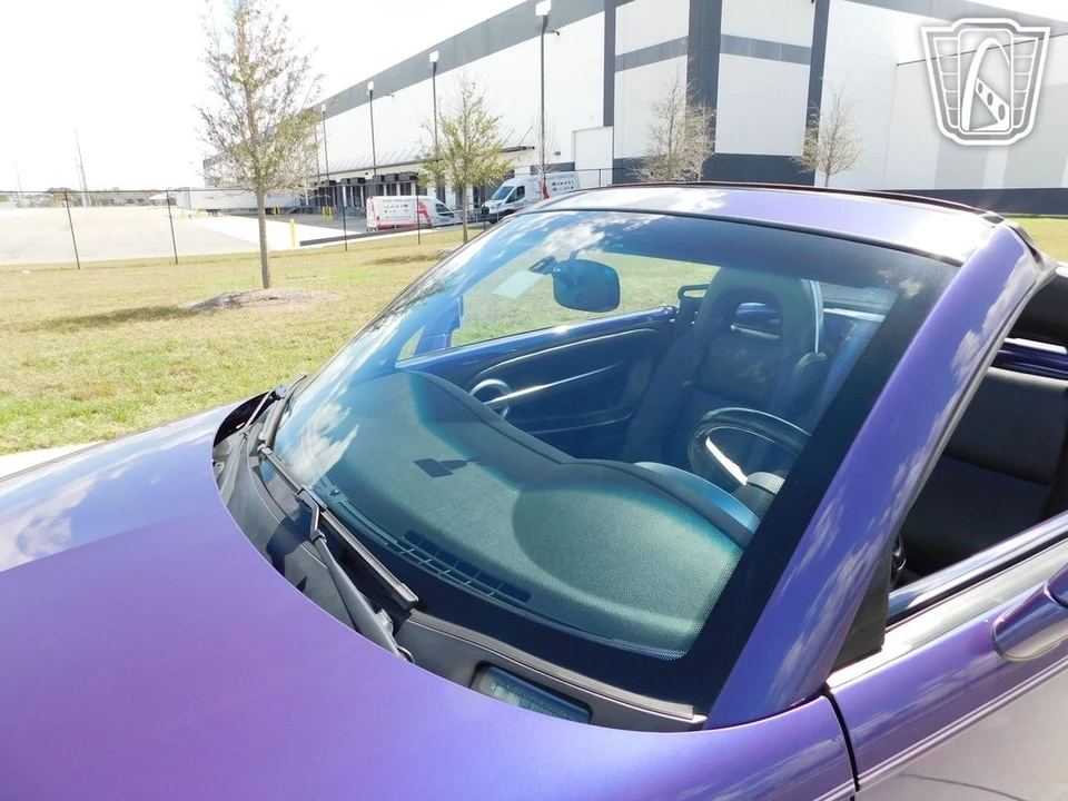 2004 Chevrolet SSR - Image 9 of 21