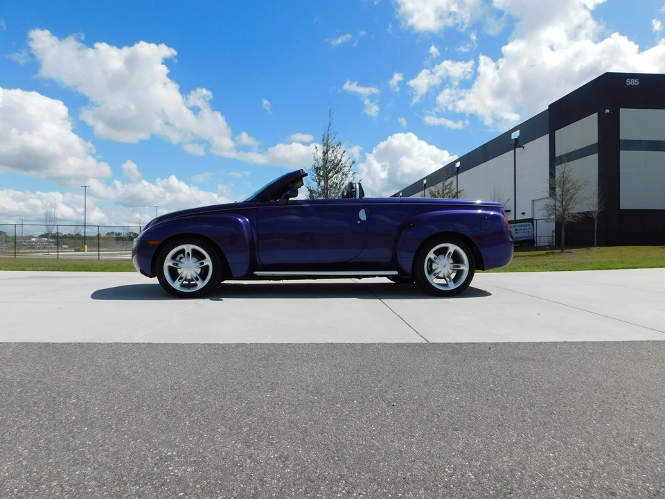2004 Chevrolet SSR - Image 18 of 31