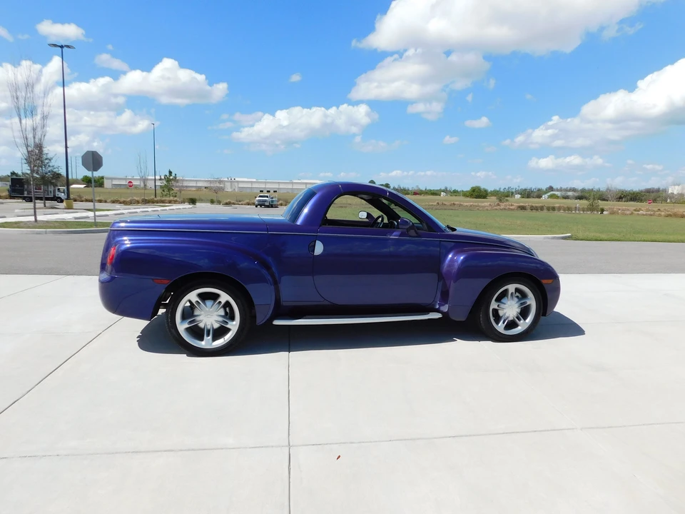 2004 Chevrolet SSR - Image 28 of 31