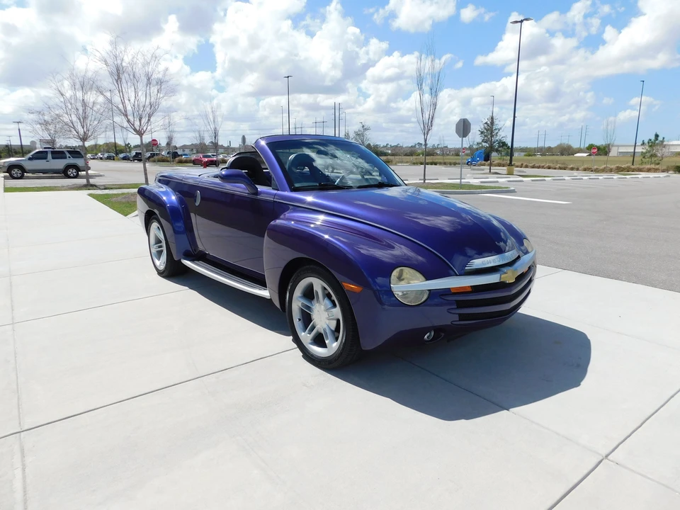 2004 Chevrolet SSR - Image 3 of 31
