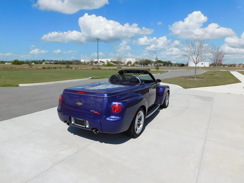 2004 Chevrolet SSR - Image 10 of 31