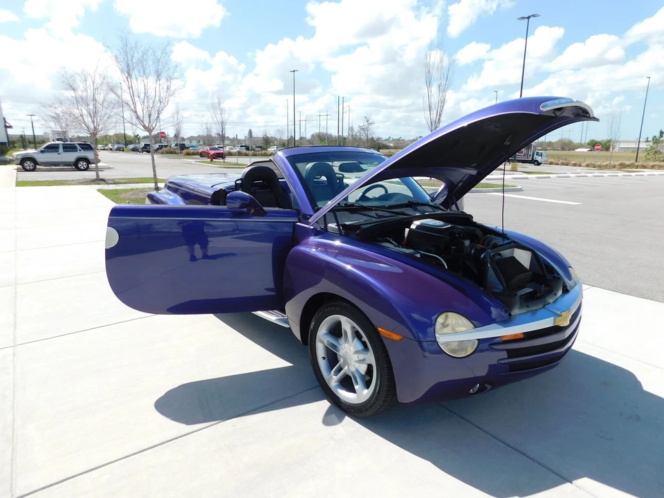2004 Chevrolet SSR - Image 30 of 31