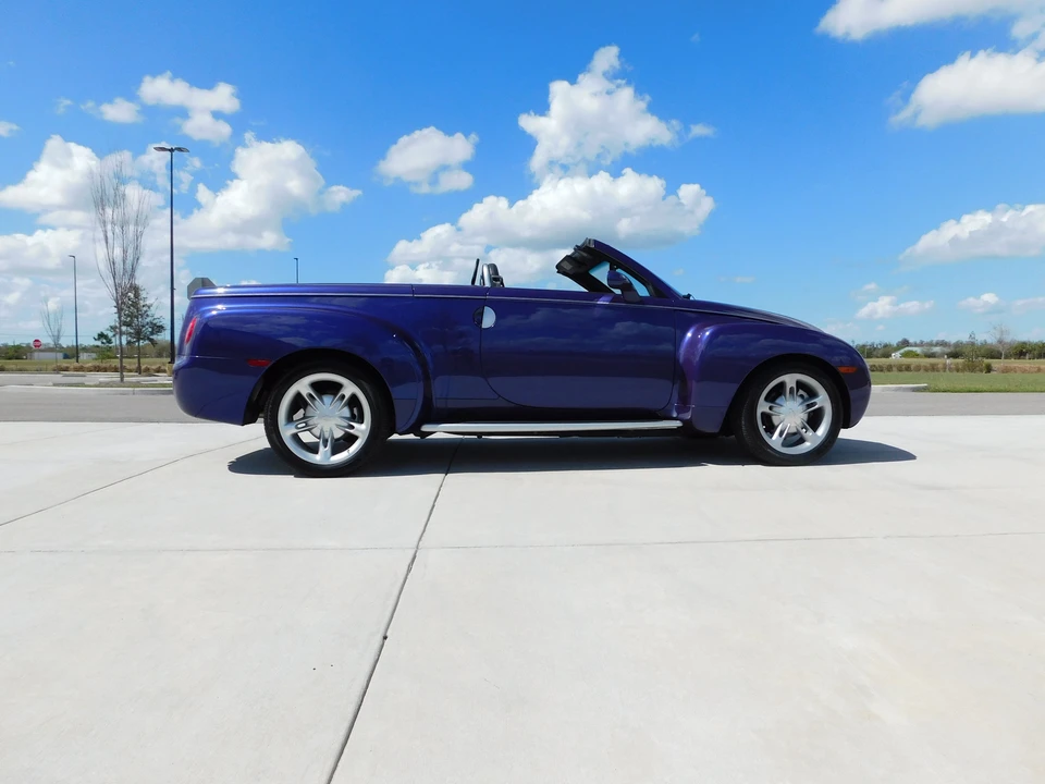2004 Chevrolet SSR - Image 6 of 31