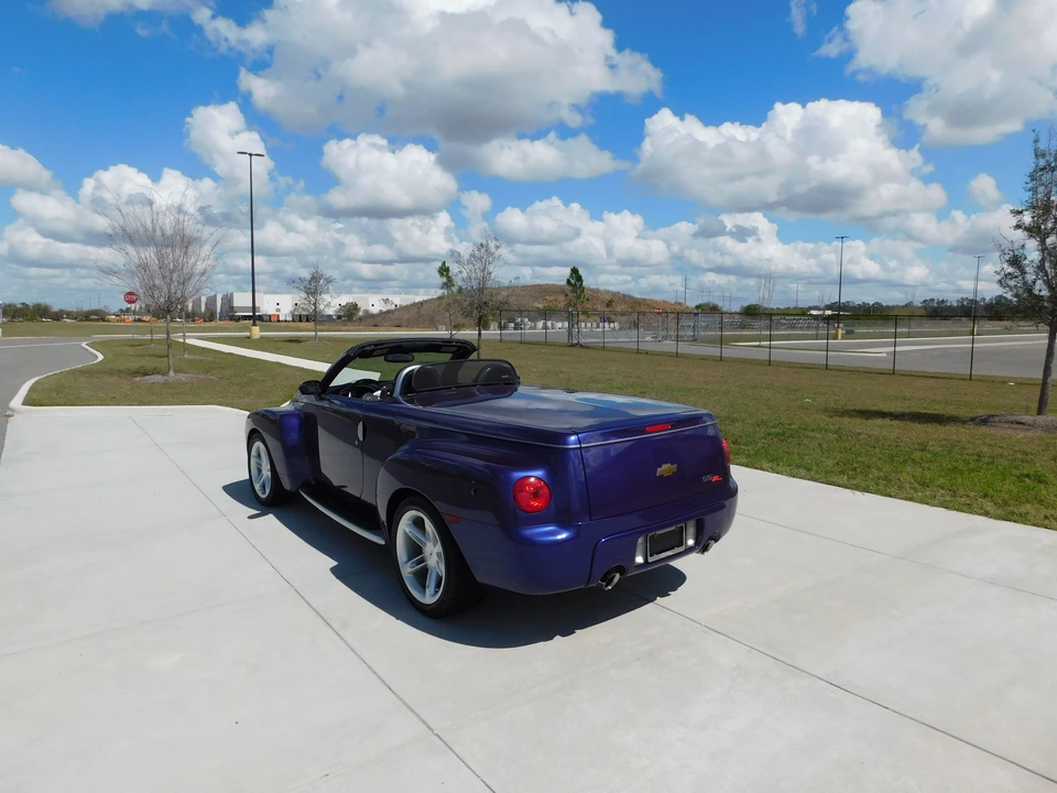 2004 Chevrolet SSR - Image 14 of 31