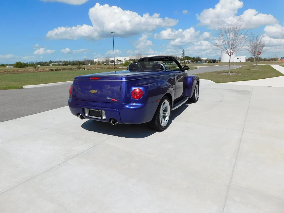 2004 Chevrolet SSR - Image 8 of 31