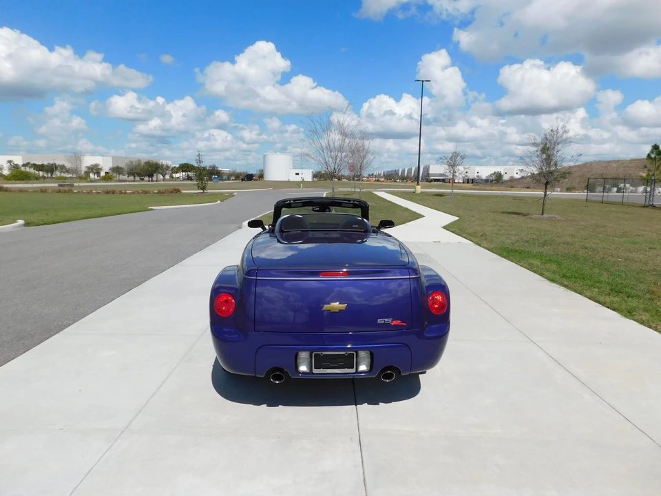 2004 Chevrolet SSR - Image 12 of 31