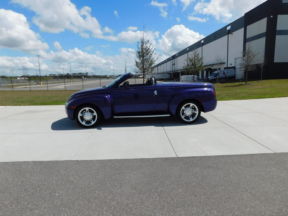 2004 Chevrolet SSR - Image 19 of 31