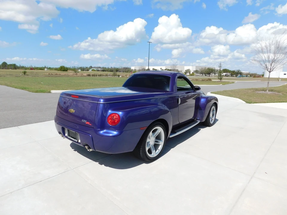 2004 Chevrolet SSR - Image 29 of 31