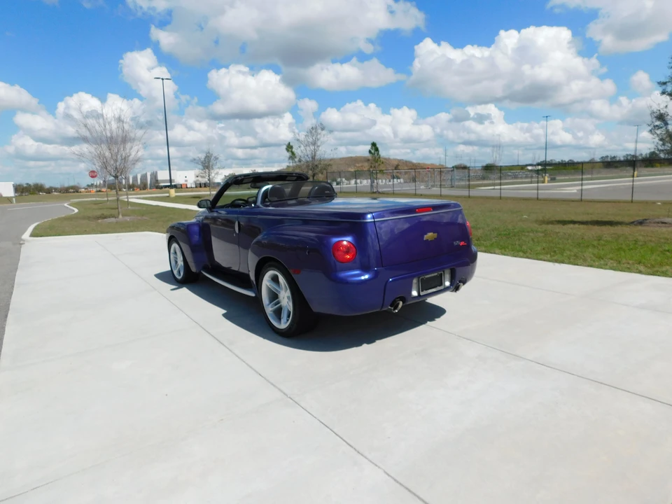 2004 Chevrolet SSR - Image 15 of 31