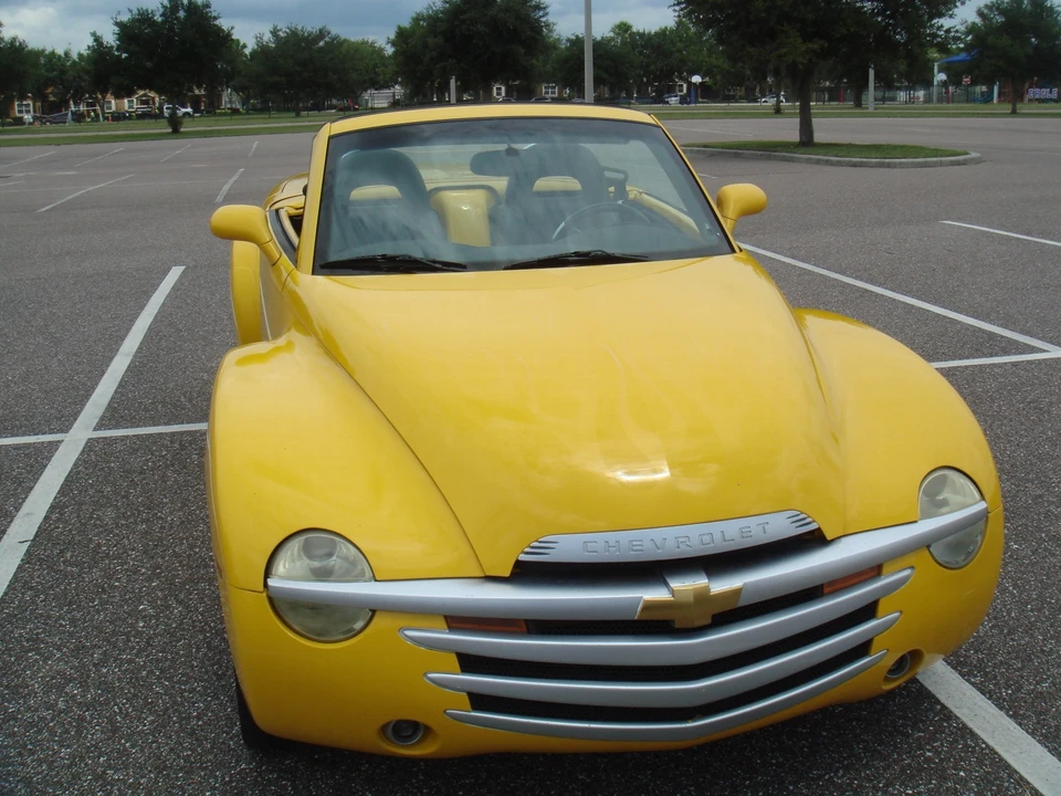 2004 Chevrolet SSR - Image 14 of 19
