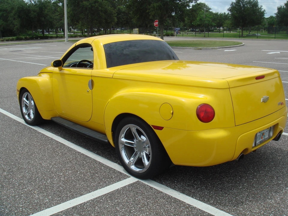 2004 Chevrolet SSR - Image 6 of 19