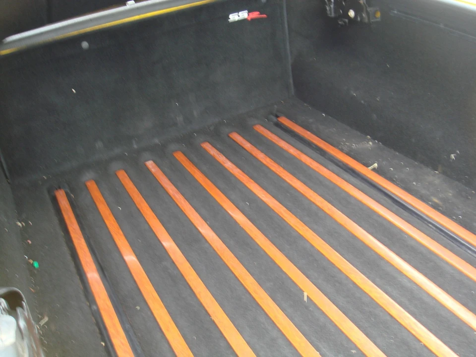 2004 Chevrolet SSR - Image 10 of 19