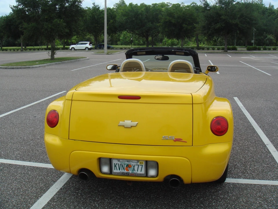 2004 Chevrolet SSR - Image 12 of 19