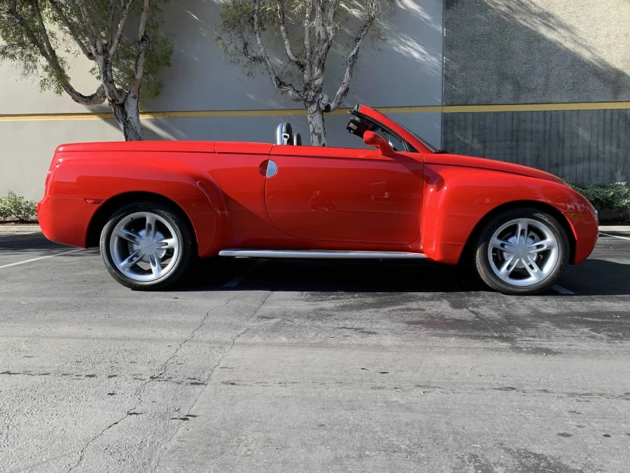 2004 Chevrolet SSR - Image 2 of 12
