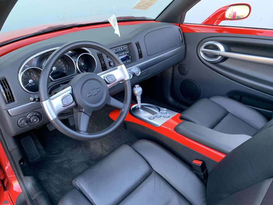 2004 Chevrolet SSR - Image 3 of 12