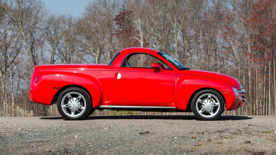 2004 Chevrolet SSR - Image 8 of 12