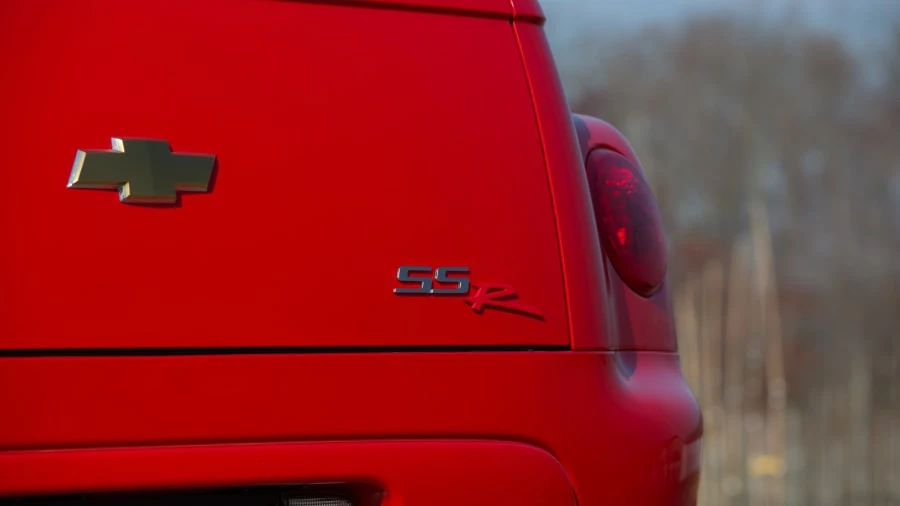 2004 Chevrolet SSR - Image 9 of 12