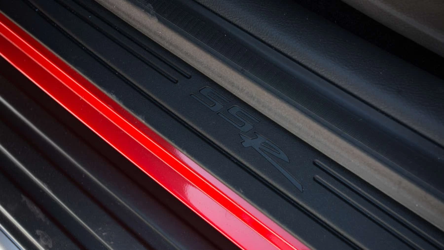 2004 Chevrolet SSR - Image 11 of 12