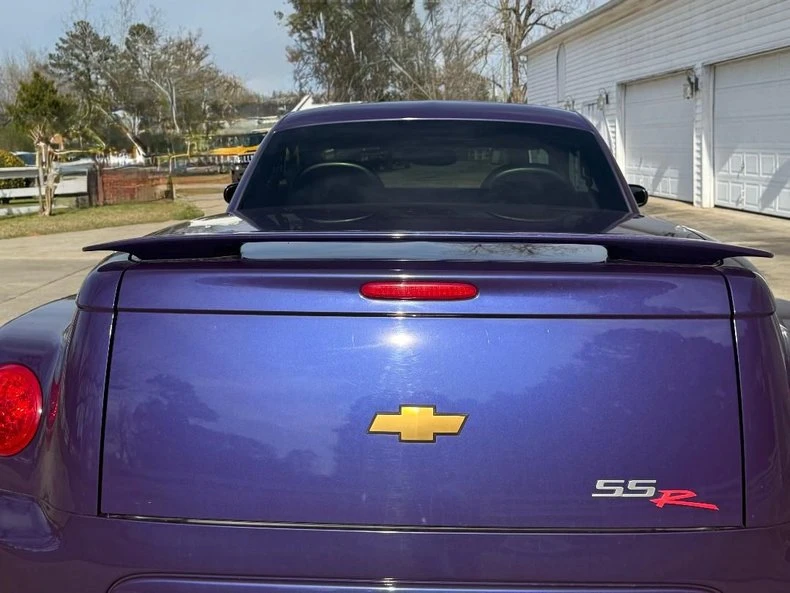 2004 Chevrolet SSR - Image 2 of 8