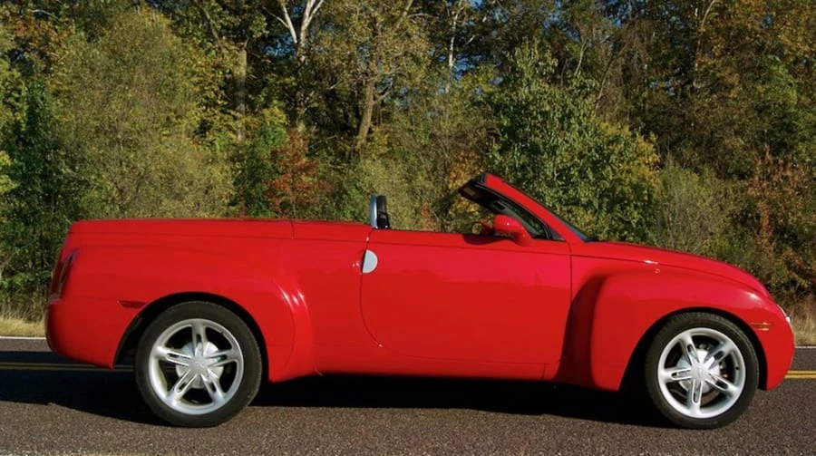 2004 Chevrolet SSR - Image 3 of 12