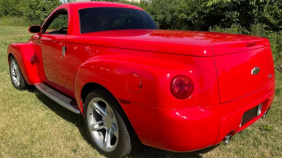 2004 Chevrolet SSR - Image 3 of 9