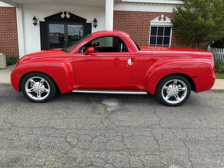 2004 Chevrolet SSR - Image 8 of 11