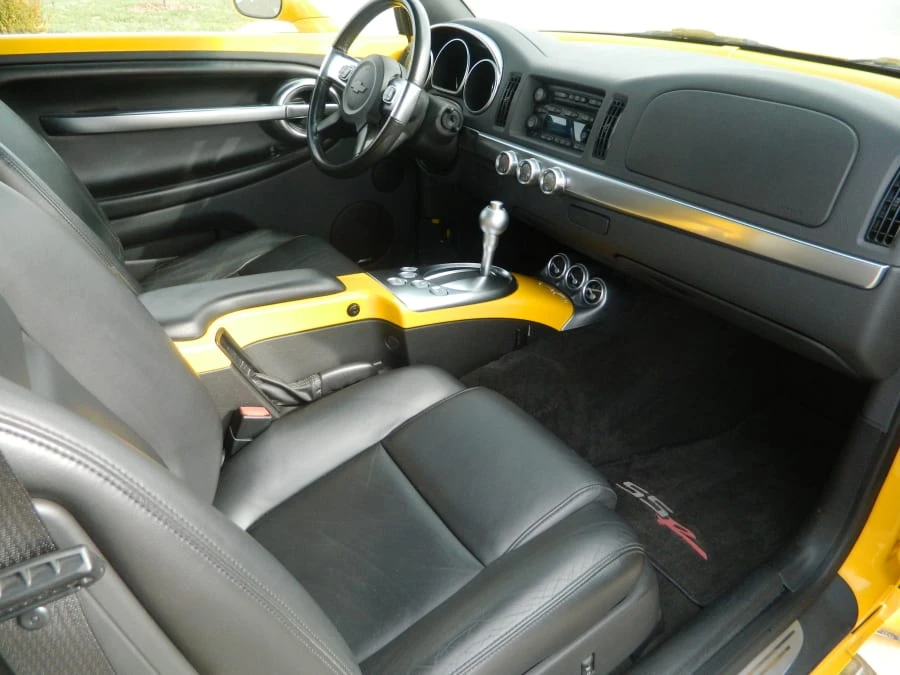 2004 Chevrolet SSR - Image 5 of 8