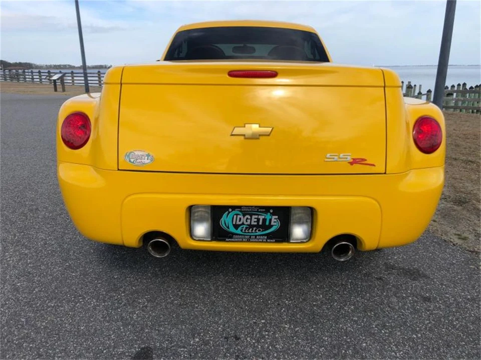 2004 Chevrolet SSR - Image 6 of 31