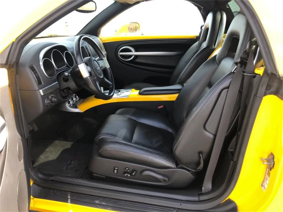 2004 Chevrolet SSR - Image 10 of 31