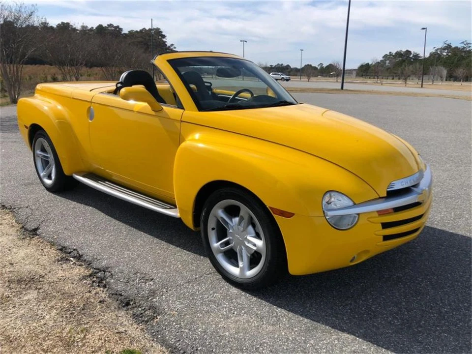 2004 Chevrolet SSR - Image 20 of 31