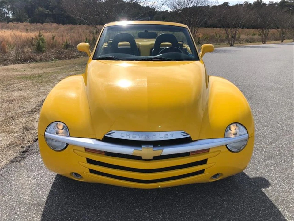 2004 Chevrolet SSR - Image 21 of 31