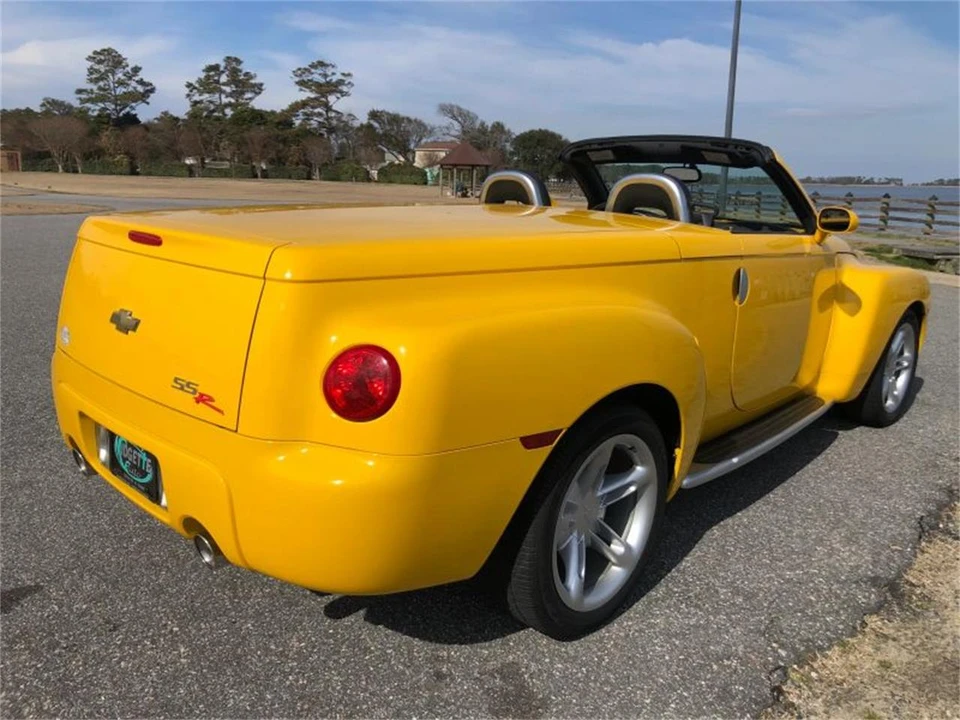 2004 Chevrolet SSR - Image 25 of 31