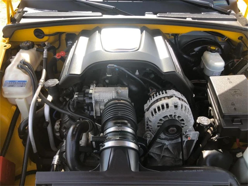 2004 Chevrolet SSR - Image 28 of 31