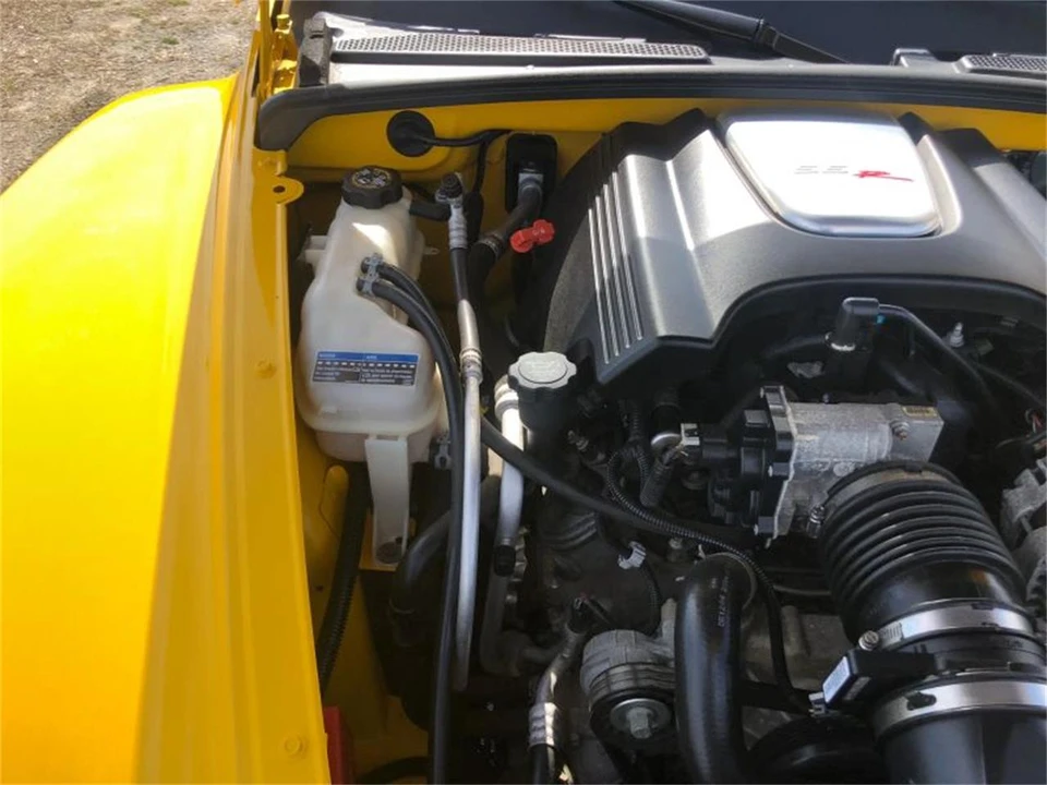 2004 Chevrolet SSR - Image 29 of 31