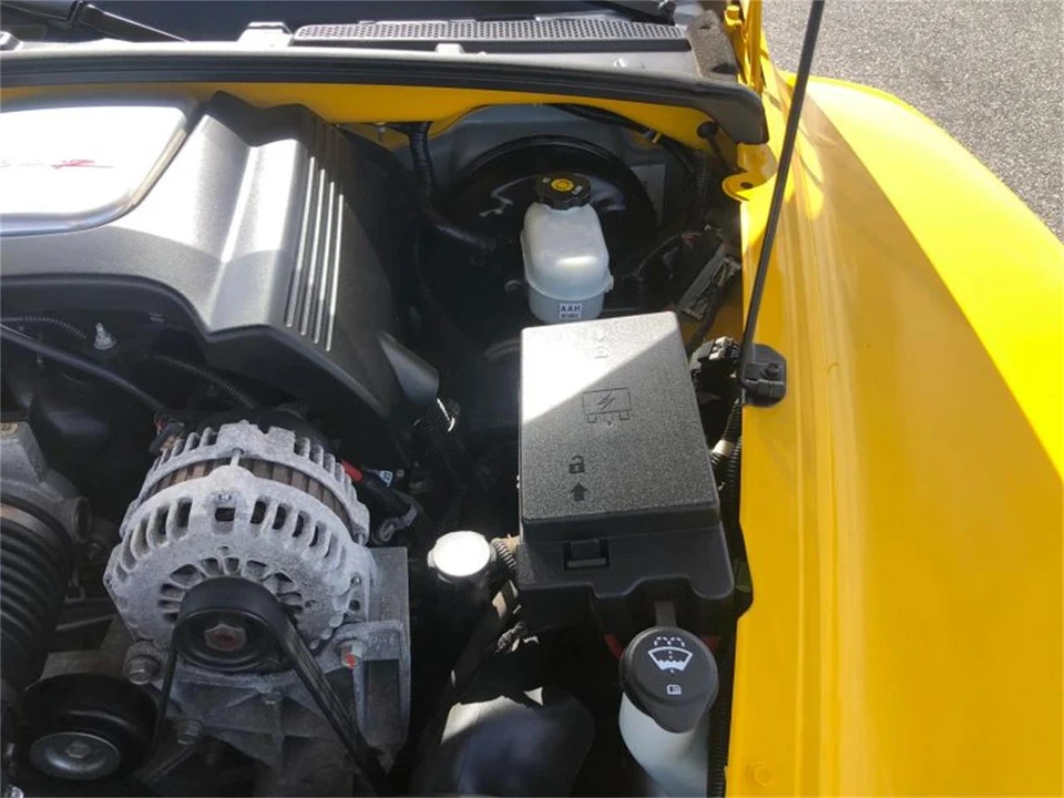 2004 Chevrolet SSR - Image 30 of 31