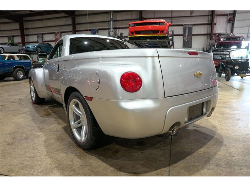 2004 Chevrolet SSR - Image 22 of 31