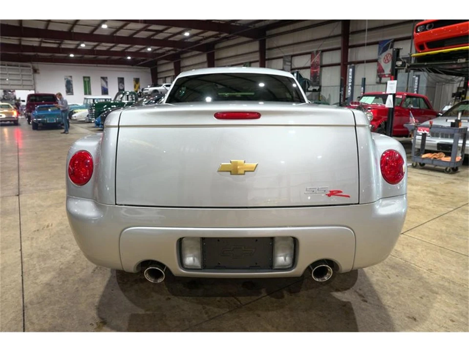 2004 Chevrolet SSR - Image 23 of 31