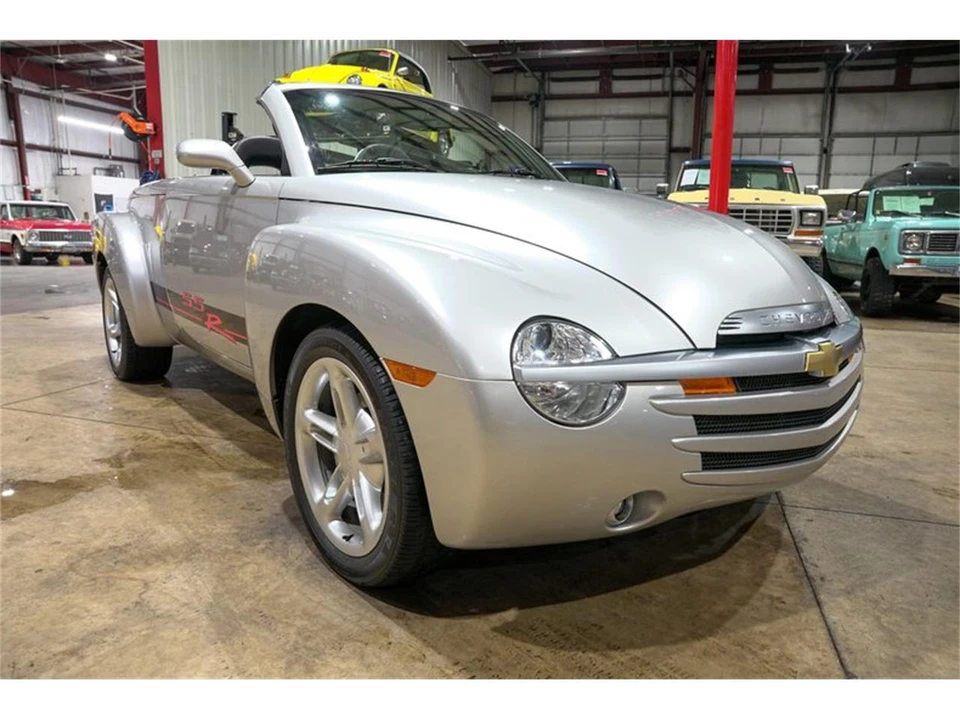2004 Chevrolet SSR - Image 12 of 31