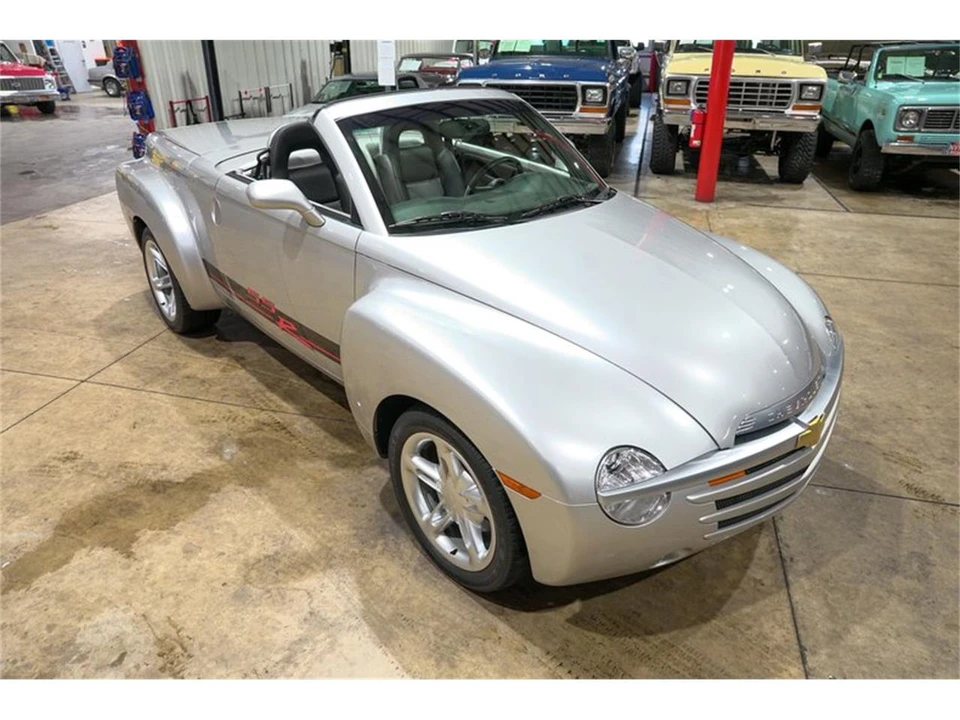 2004 Chevrolet SSR - Image 14 of 31