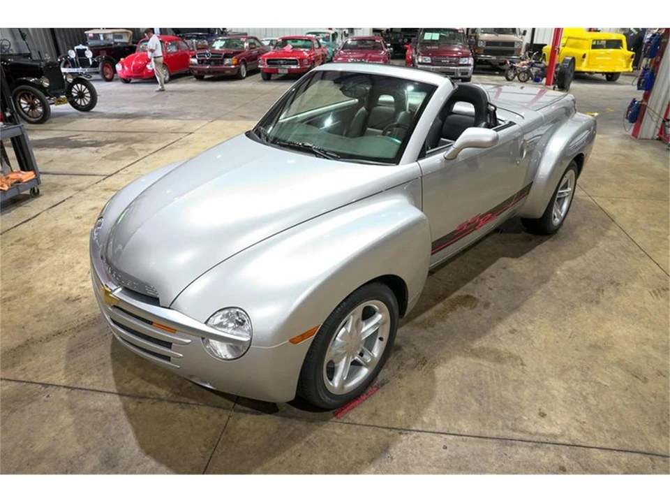 2004 Chevrolet SSR - Image 15 of 31