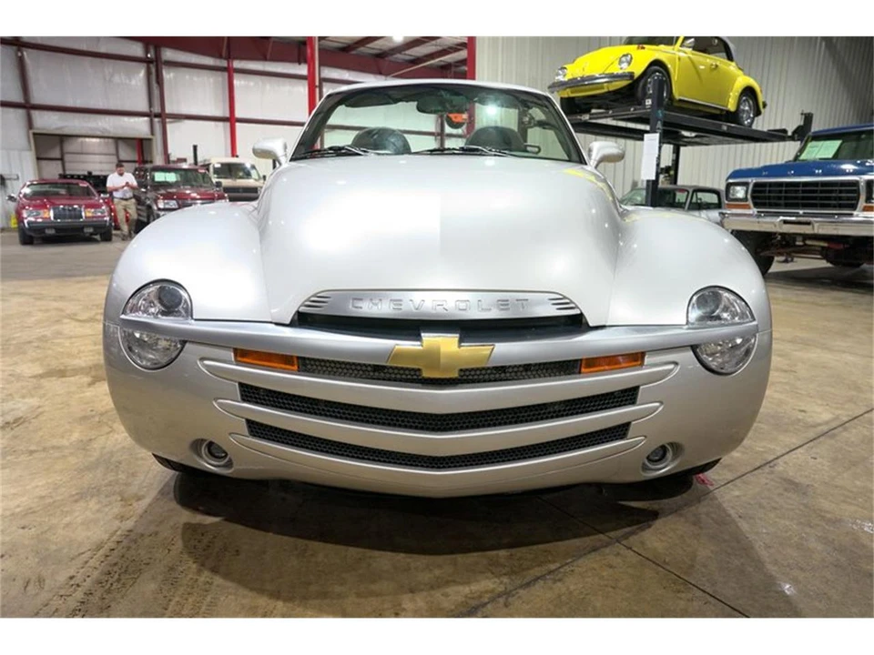 2004 Chevrolet SSR - Image 13 of 31